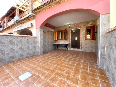 Casa en calle del Río Navia