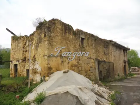 Casa en calle San Miguel de Dudea