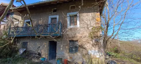 Casa rústica en calle Eskerika