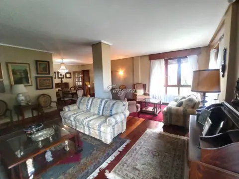 Dúplex en calle de Bostgarrena