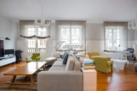 Piso en Arriquibar Plaza