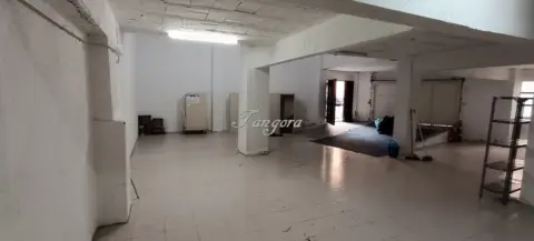 Nave comercial en calle de Bidebarri