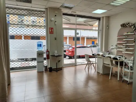 Local comercial en calle Ibrahín