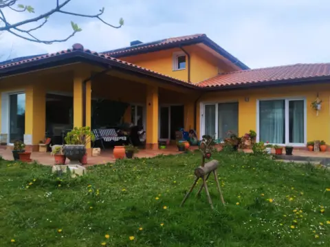Single-family house in Grupo de Urbasa