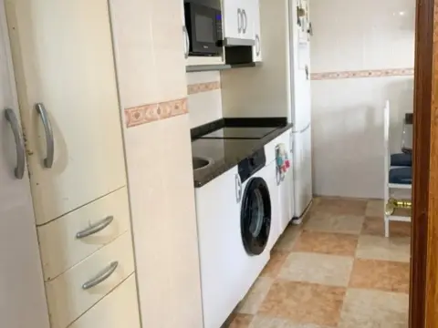 Piso en calle Santurtzi, 9