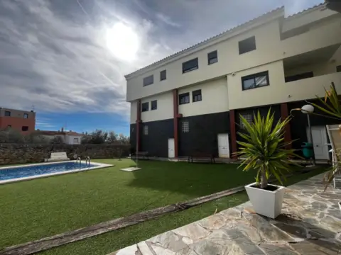 Casa adosada en Avinguda José Soriano Ramos, 12