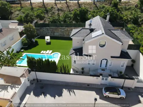 Chalet unifamiliar en calle Argentina