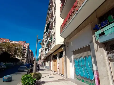 Local comercial en calle de Villamediana