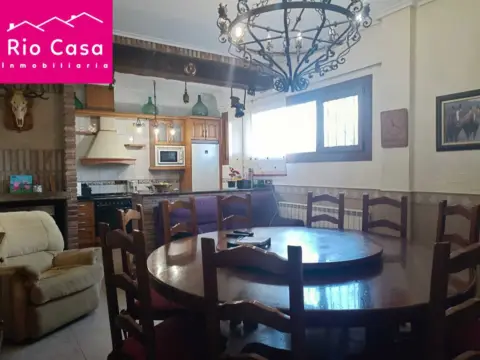 Casa en calle de los Robles