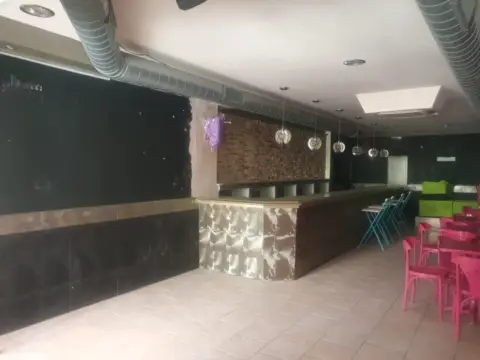 Local comercial en Centro-Junto A Plaza de Lino