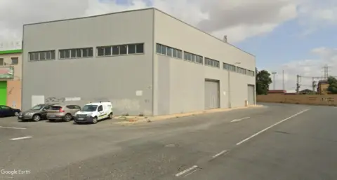 Nave industrial en Poligono La Paz-Huelva Capital. Amplia Nave