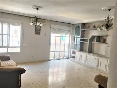 Piso en Isla Chica- Zona Correos-Para Destinados O Empresas Para Sus Trabajadores