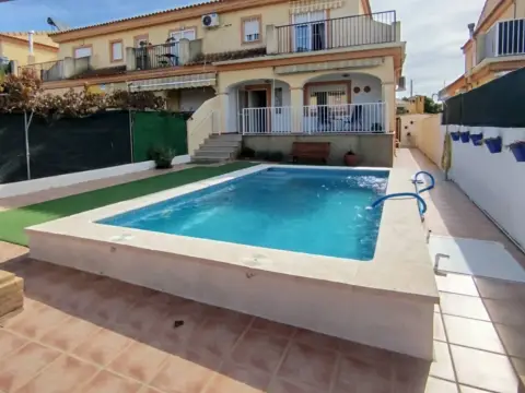 Casa adosada en Carrer Francisco Lozano