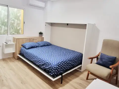 Estudio en calle de María Auxiliadora