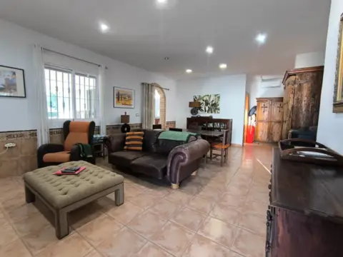 Chalet unifamiliar en calle Escaramujo
