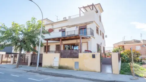 Chalet adosado en calle del Río Aller