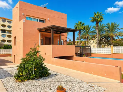 Casa en calle Flamencos
