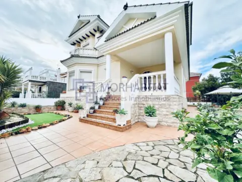 Chalet en calle Almendral