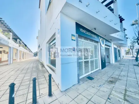 Local comercial en calle de las Monizas