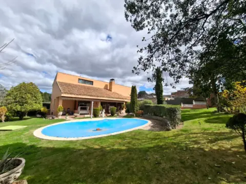 Chalet unifamiliar en calle del Júcar