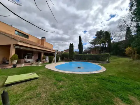 Chalet unifamiliar en calle del Júcar