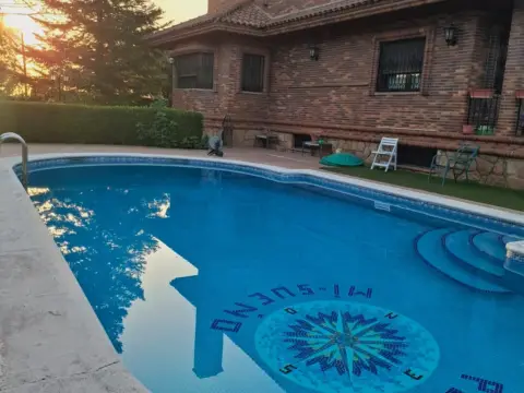 Chalet unifamiliar en calle del Duero