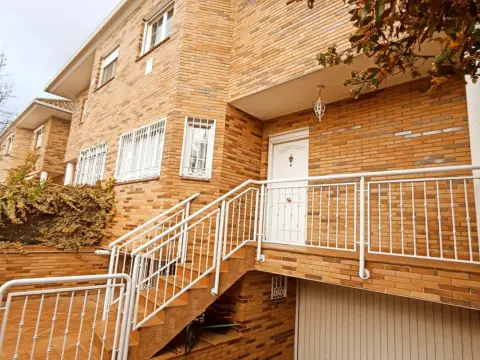 Chalet pareado en calle de San Babilés