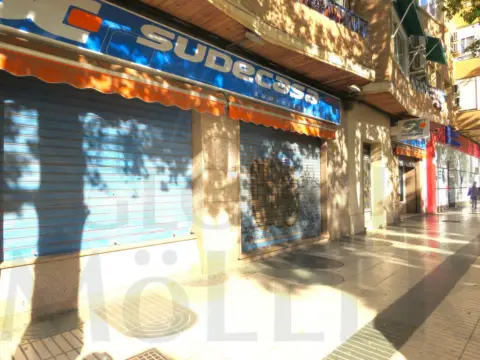 Local comercial en calle Ramón y Cajal, 24