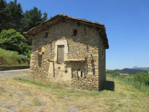 House in calle Aizetza, nº 5