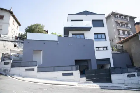 Casa en calle de Atxarte