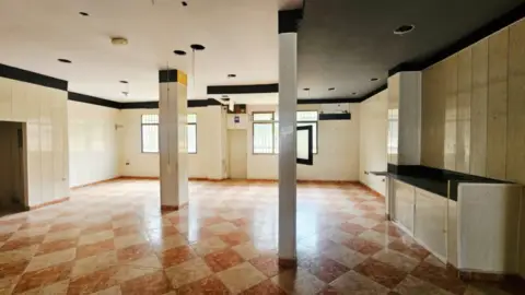 Local comercial en Pinar Alto-Crevillet-Menesteo