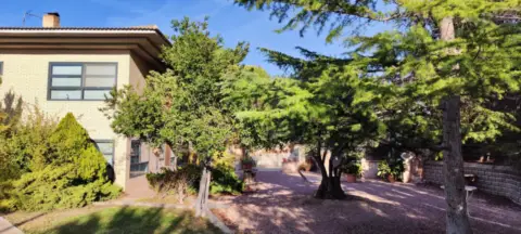 Chalet unifamiliar en Petrer