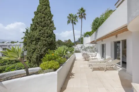 Piso en calle Sierra Bermeja, 1