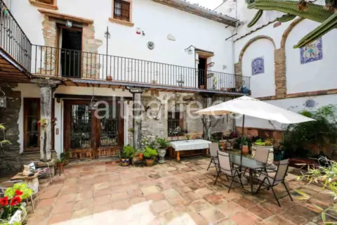 Casa adosada en calle de Santa Clara