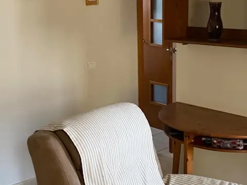 Piso en calle de los Héroes de la Aviación Española