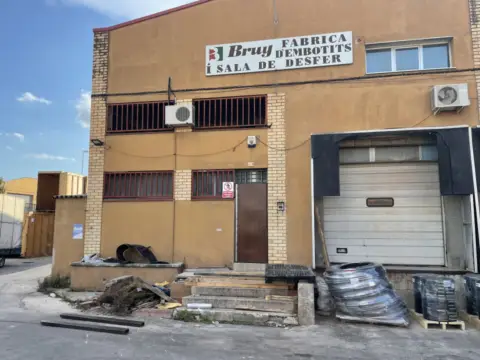 Industrial building in Avinguda Principal, 14
