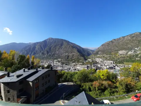 Casa en Urbanización La Comella, La Plana