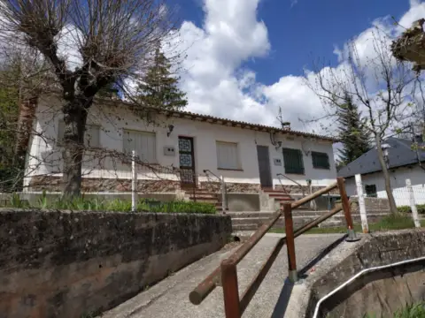 House in Avinguda Pirineus Xerallo