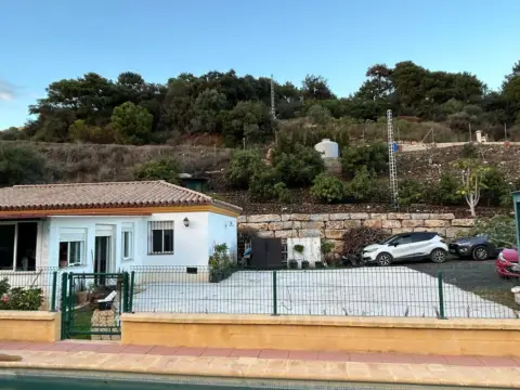 Chalet rústico en Altos de Estepona