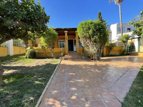 Chalet unifamiliar en Selwo