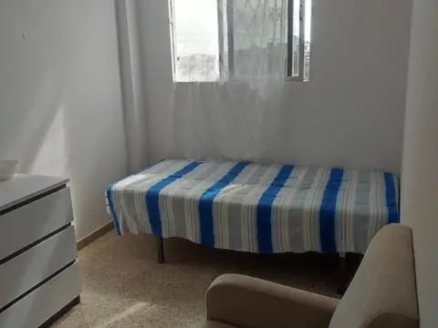 Habitación en calle Carmen Quintana