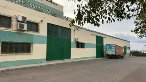 Nave comercial en Carretera del Mami a Viator