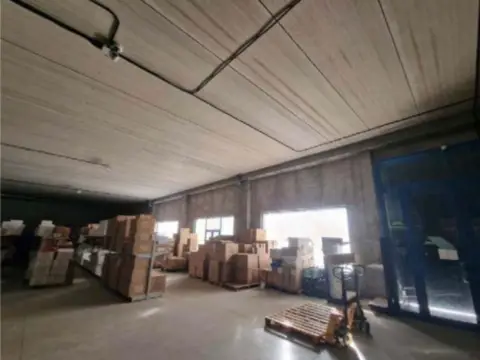 Nave comercial en calle del Aluminio