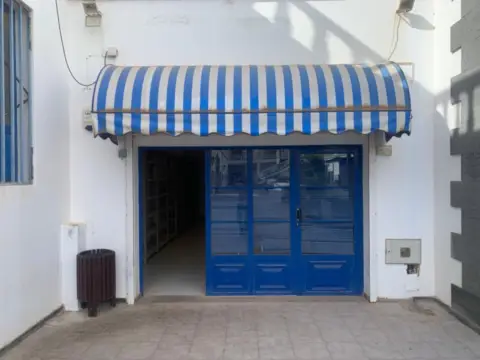 Local comercial en Avenida de las Islas Canarias