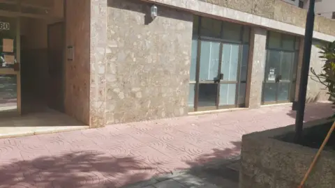 Local comercial en Avenida del Puente