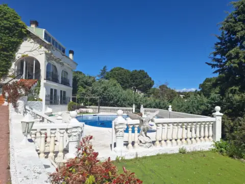 Chalet unifamiliar en Avenida de Monteros de Castilla