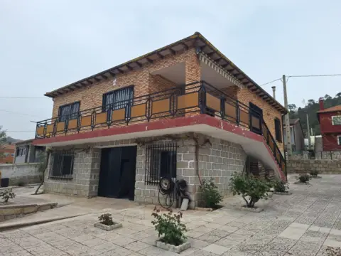 Chalet en calle de Paramera