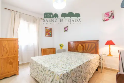 Piso en calle Escoberos, 1