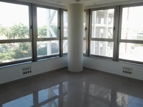 Local comercial en calle Central, 13