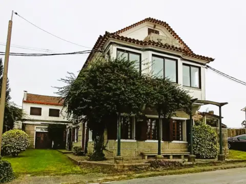 Casa en calle Sequeiros